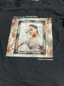 Ariana Grande T-Shirt