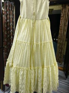 Girls yellow dress