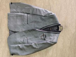 Shiny grey colour Stylish blazer size 40 used