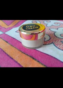 Day Cream Almond Flavour