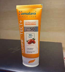Himalaya ultra light sunprotect + sunscreen