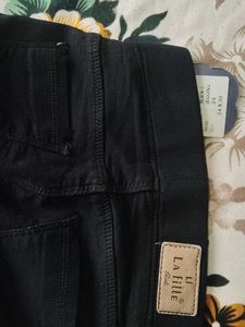 Black Jeggings Waist 20 Length 25