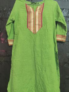 AVAASA , Green Kurta , Round Neck , 3/4th Sleeves , Size -XL