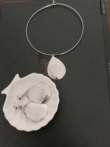Silver Hasli Necklace With Earrings