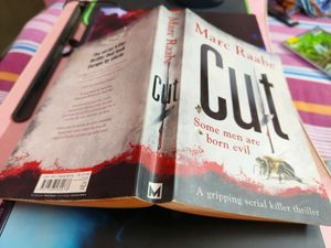 &#34;Cut&#34; by Marc Raabe - Serial Killer Thriller
