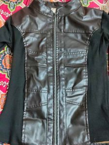 Leather Jacket 🧥 Brings Warmth Protecs Body