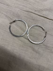 Pearl Hoop Earrings 🥰