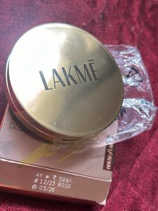 LAKME 9 To 5 POWERPLAY VELVET CREME BLUSH