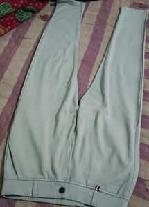 Stylish grey lycra pant