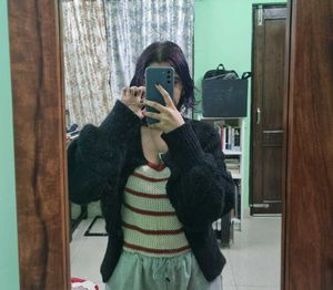 Beige & brown cropped knit top