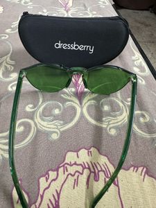 DressBerry Women Rimeless Oval Sunglasses