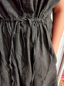 KOREAN SLEEVELESS