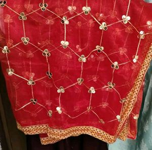 Red Dupatta