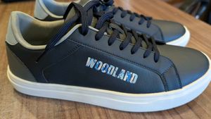 Sneakers 🔥 Mens Size 9