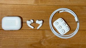 Apple Airpods 2 (1st Copy) TYPE C-  White And Blac