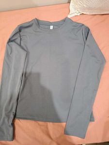 NEWME FITTED GREY TOP