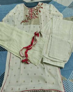 Elegant Embroidered 3 Pc Kurta Set