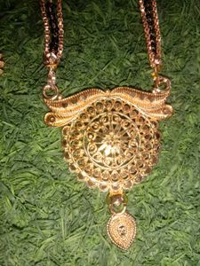 Mangal Sutar And Earings Set For Ladies