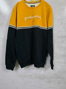 Stylish Two-Tone Sweatshirt