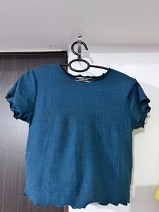 Roadster Women Fitted Crop Top