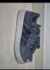 Adidas Sneakers