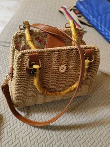 Mauritius Bamboo Wooden Handle Bag With Sling