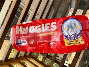 Huggies Baby Diapers S Size, 86 Count