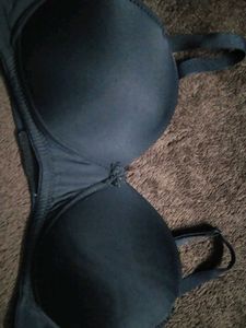 black paded t-shirt bra