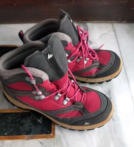 QUECHA Waterproof Trekking Boots