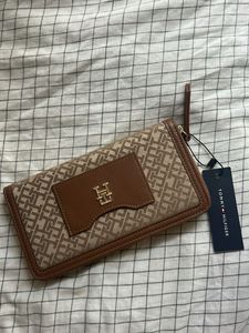 Tommy Hilfiger Brand New Wallet ✨