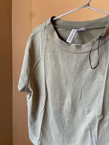 H&amp;M Basic Crop Tee