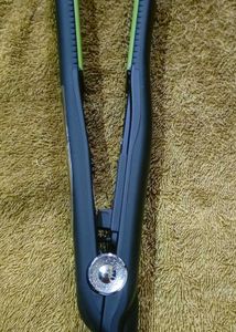 Brocato Vibrastrait Flat Iron Hair Straightener