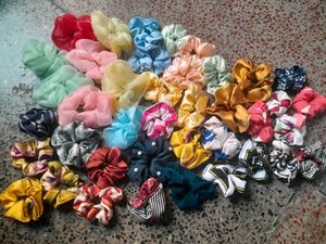 12pcs Of Random Scruncies
