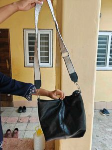 Chic Black Handbag