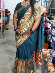 Beautiful saree and blouse😍😍
