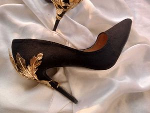 Embellished High Heels Satin Court Heel in Black