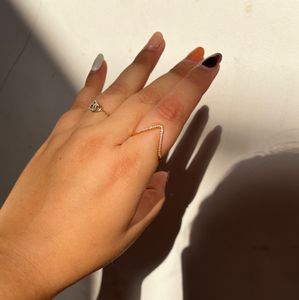 V shape Reversible gold ring