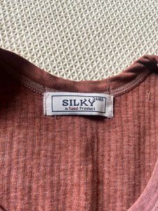 Unisex Ribbed Warm Inner Top – Rarely Used