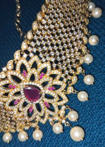 Necklace Set Ad Stones