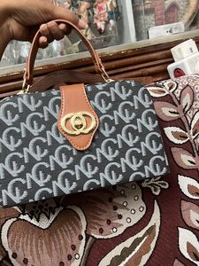 Box Sling Bag
