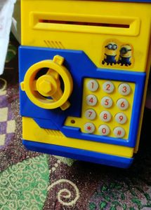 Minions Safe Box ( Not Working)