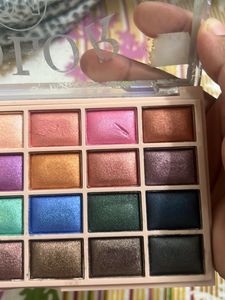 From Dubai Color24 Feraas  Eyeshadow Palette