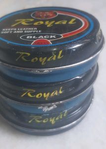 BLACK SHOES POLISH OF ROYAL