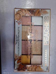 8 Colour Highlighter Palette