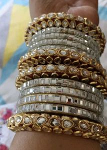 Flash Sale: Bangle Set With Acrylic Glass Studded