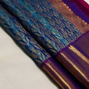 🌸 Banarasi Soft Silk Saree 🌸