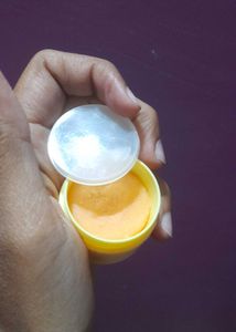 Moody Lip Scrub