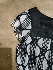 Chic Black &amp; White Top