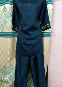 Dresses And Cord Sets On Sale.