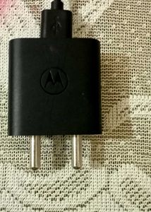 MOTO MOBILE CHARGER TYPE C NEW AND ORIGINAL 10 WAT